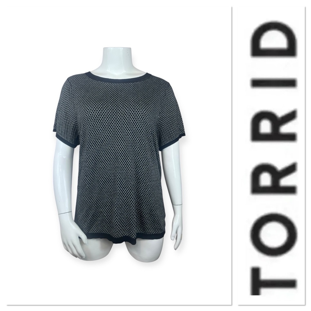 Torrid black print short sleeve top size 4-4X/26